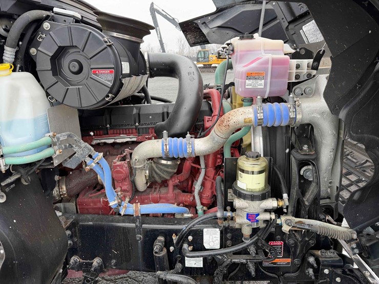 2024-mack-pi64t-pinnacle-truck-tractor-vn:1m1pn4gy4rm014914-image-17