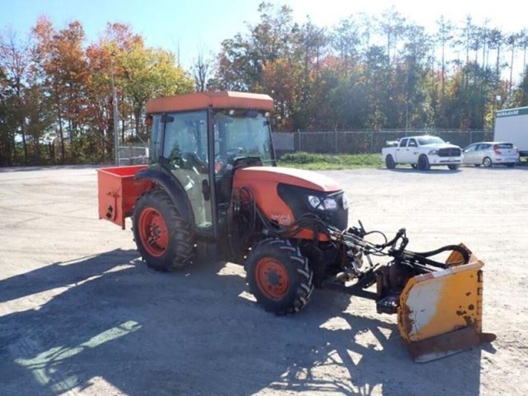 2011-kubota-m7040d-image-2