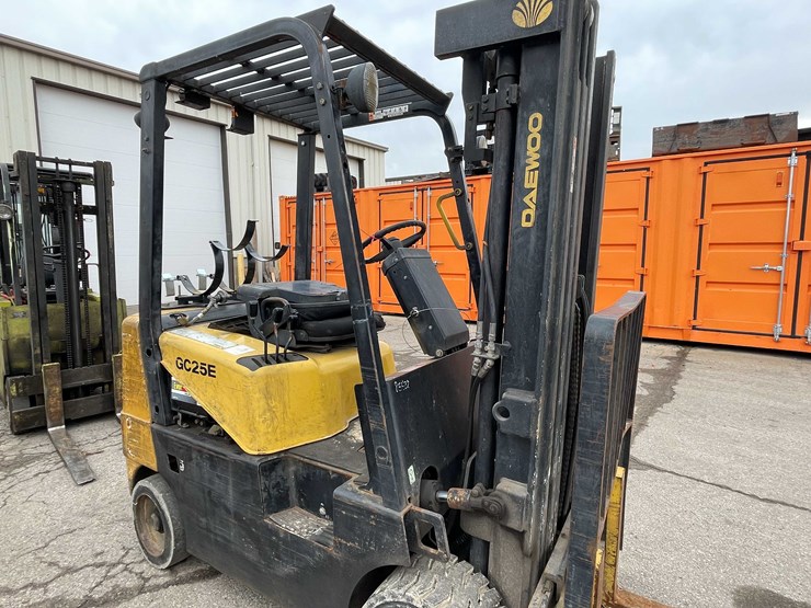 #1396-•-forklift-(o3)-image-3