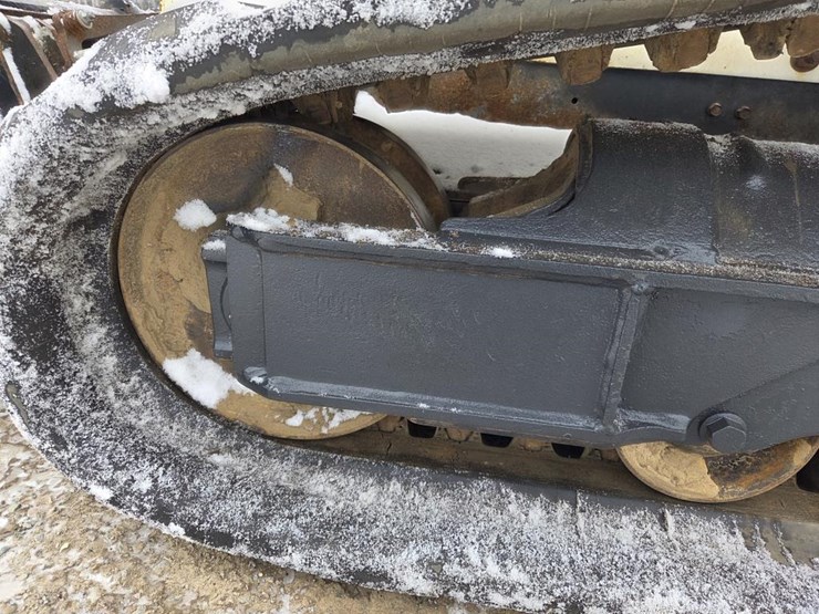 2017-bobcat-t750-image-45