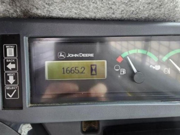 2020-deere-330g-image-15