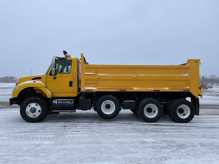#234-•-2005-international-tri-axle-dump-truck-(has-wi-title)(mosinee,-wi)-image-2