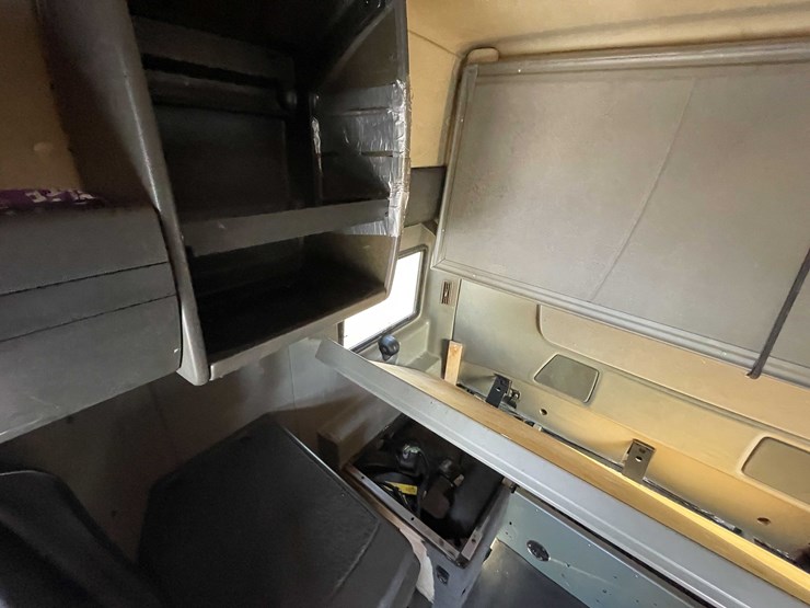 #200-•-2016-international-semi-tractor-(title-in-delay)-(denmark,-wi)-image-56