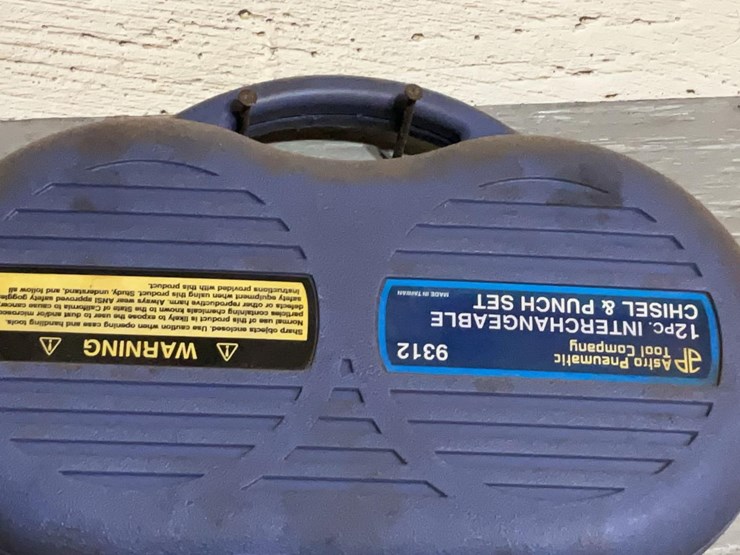 #190-•-hand-tools-on-wall-image-11