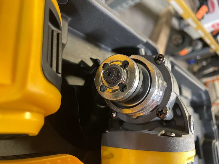 #8672-•-dewalt-style-cut-off-tool-kit-with-batteries-and-case-(pr11)-image-7