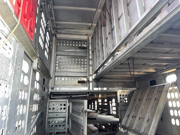 1993-wilson-livestock-trailer-image-11