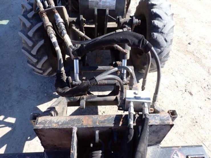 2008-kubota-m7040d-image-30