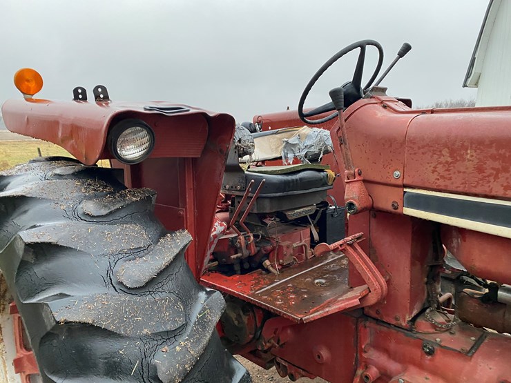 1976-international-686-image-33