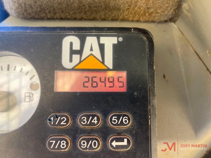 2015-caterpillar-259d-image-19