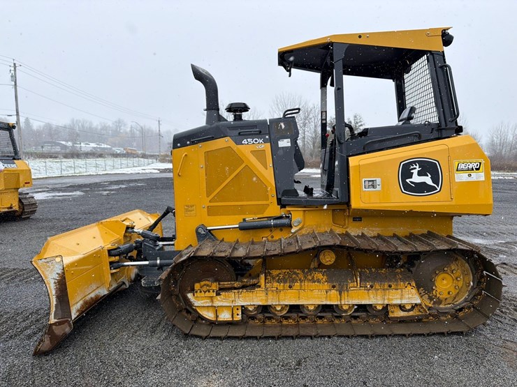 2022-deere-450k-image-1