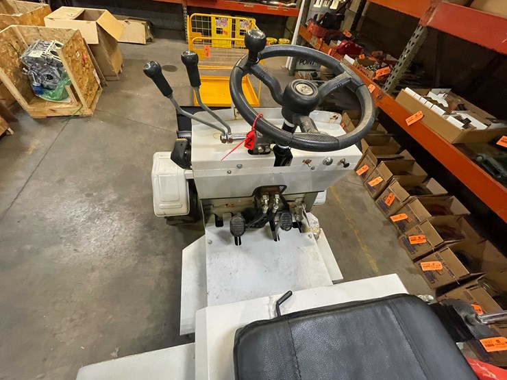 #1386-•-fland-4x4-front-loader-(ica)-image-13