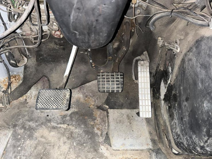 #1432-•-1992-volvo-(white-gmc)-vac-truck-image-77