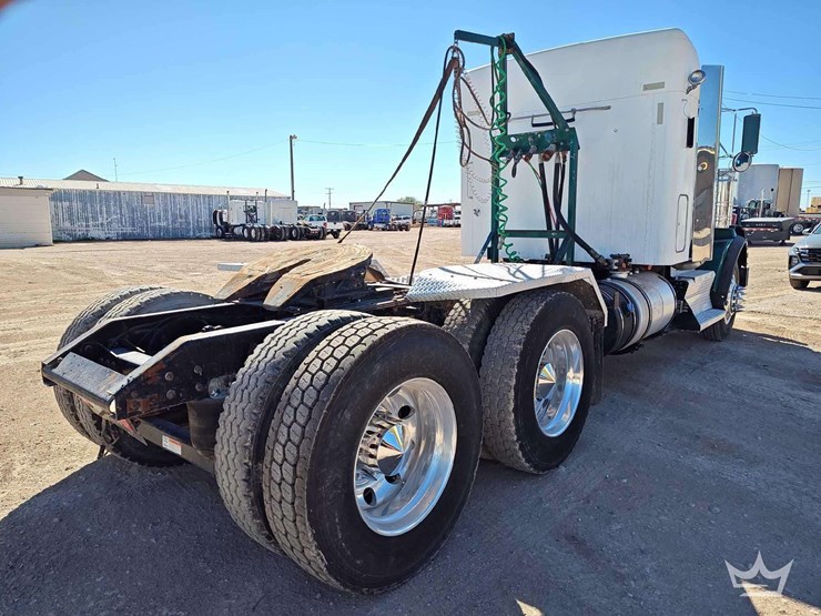 2012-kenworth-t800-image-3