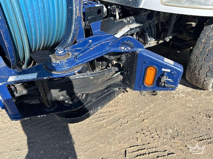 2015-peterbilt-348-image-35