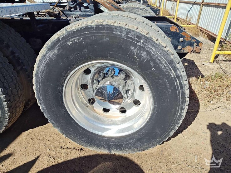 2012-kenworth-t800-image-51