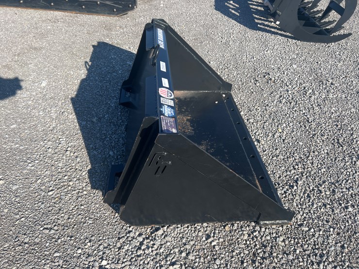 #29793-•-blue-diamond-44"-smooth-bucket-image-4