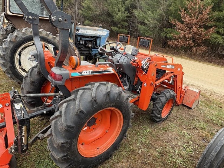 2003-kubota-l3010-image-6