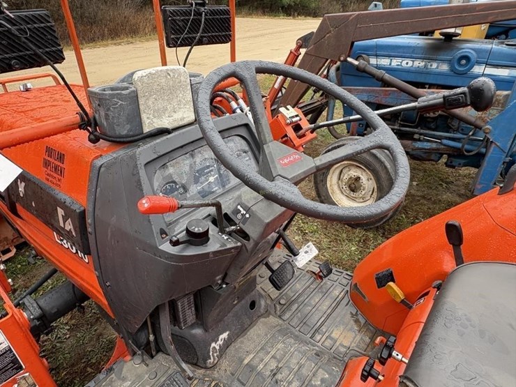 2003-kubota-l3010-image-13