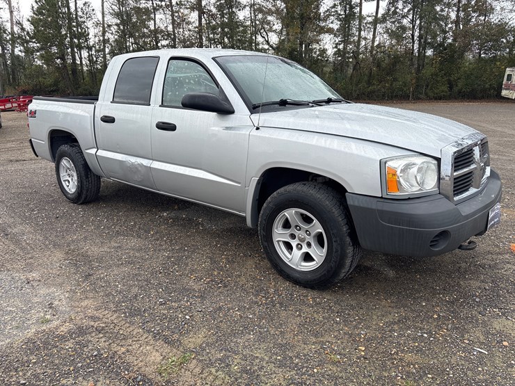 2007-dodge-dakota-image-2