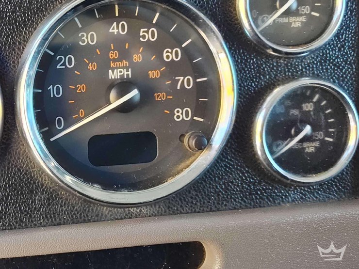 2018-peterbilt-389-image-44