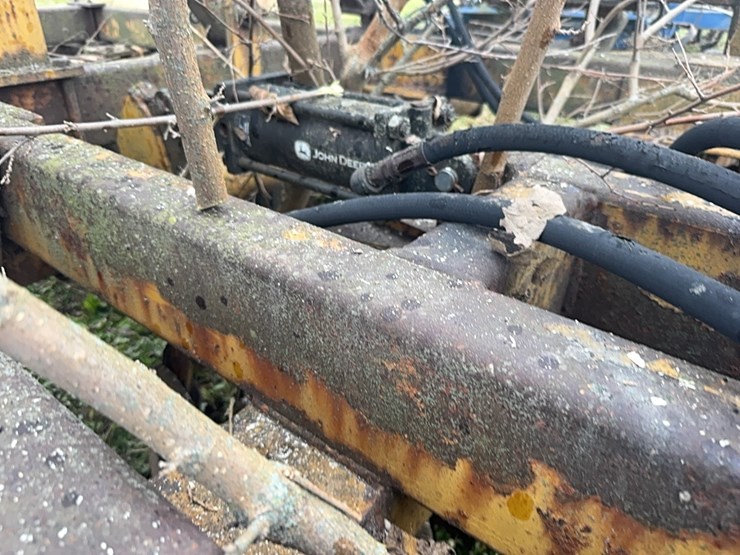 25’-wing-fold-disk,-poor-condition.--hydraulic-hoses-are-dry-rotted.--buyer-responsible-for-removal-image-7