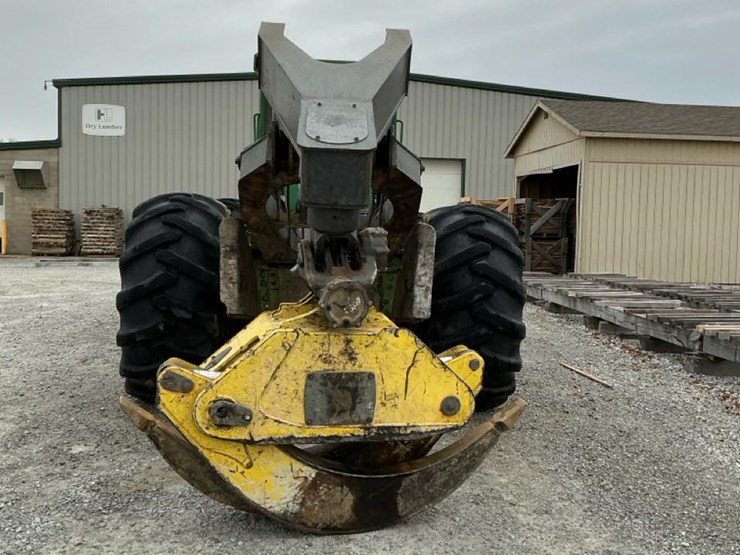 2016-deere-648l-image-4