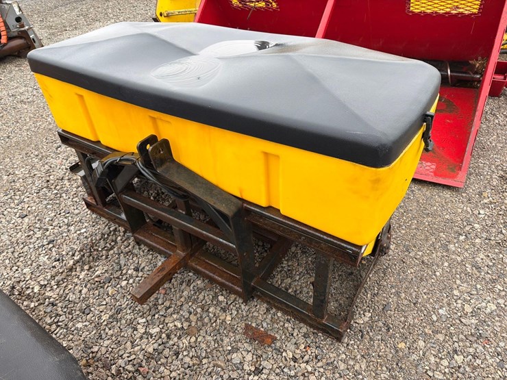 2015-snow-ex-drop-spreader-snow-equipment-image-1