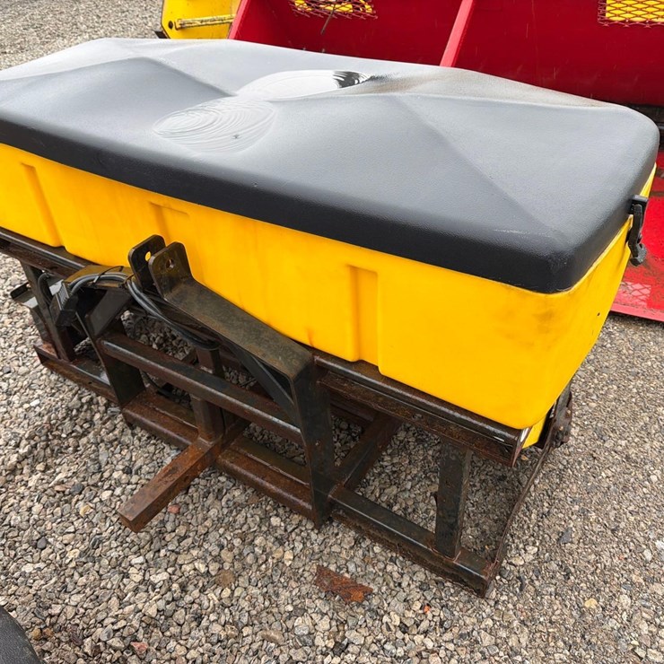 2015 SNOW EX DROP SPREADER SNOW EQUIPMENT