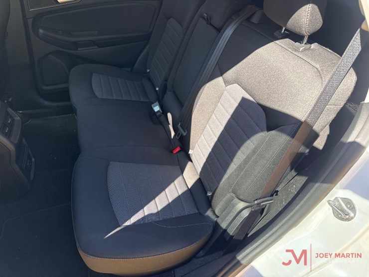 2020-ford-edge-se-image-22