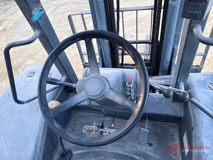 2019-case-586h-image-14