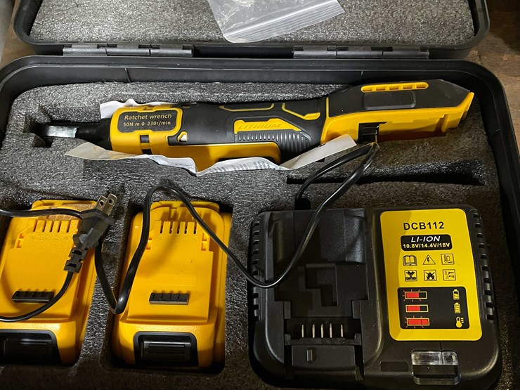 #8674-•-dewalt-compatible-cordless-ratchet-wrench-with-batteries,-charger-and-case-(pr12)-image-5