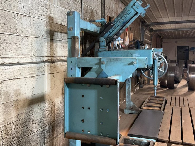 #180-•-armstrong-leveling-bench-and-roller-image-10