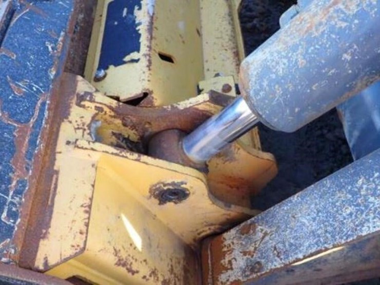 2019-deere-331g-image-46