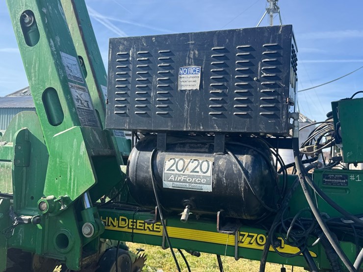 john-deere-1770nt-image-35