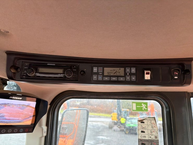 2015-doosan-dl350-5-image-23