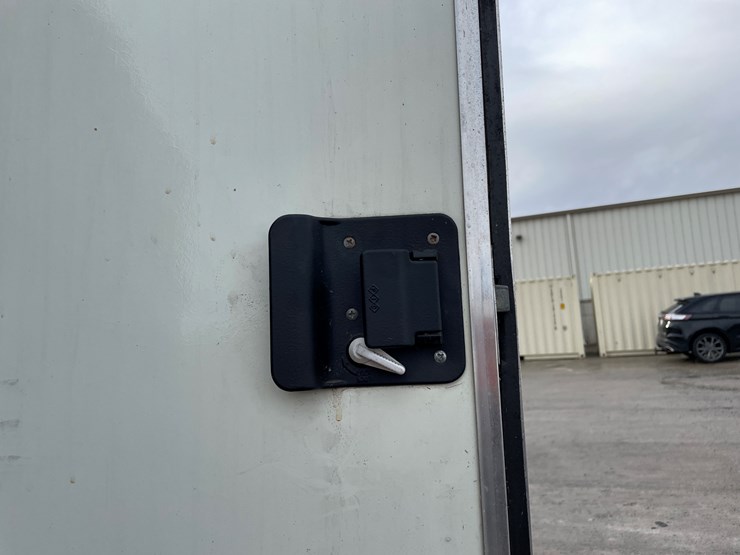 #1397-•-2001-karavan-expedition-trailer-(no-title)-(of)-image-78