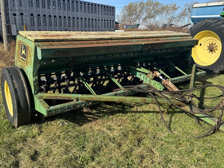 john-deere-8300-image-3