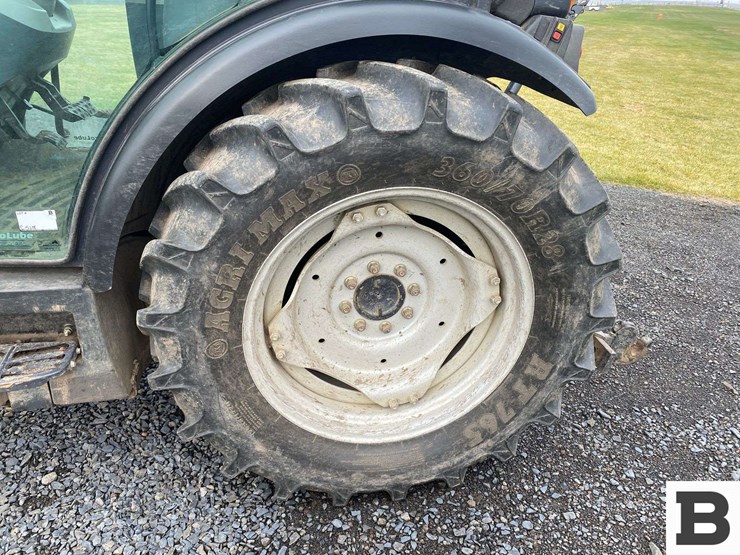 mccormick-x4.30v-tractor-image-21