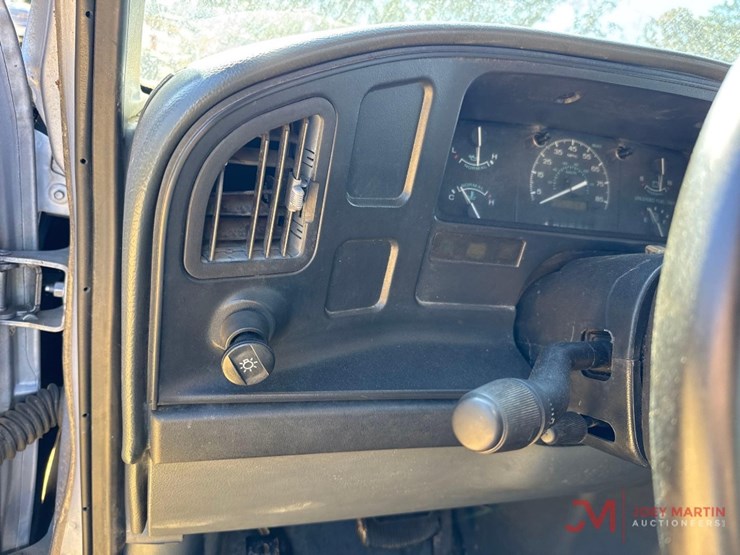 1996-ford-e350-image-28