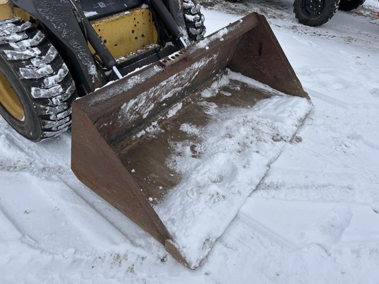 new-holland-ls180-image-10