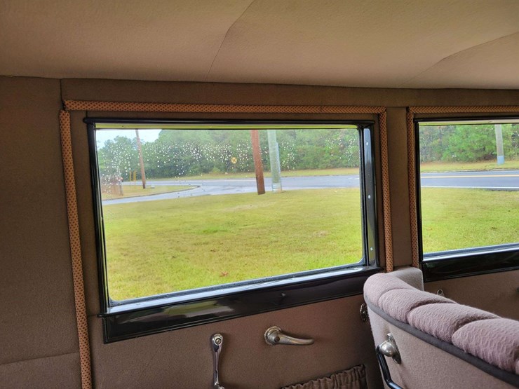 1928-pontiac-sedan-image-82