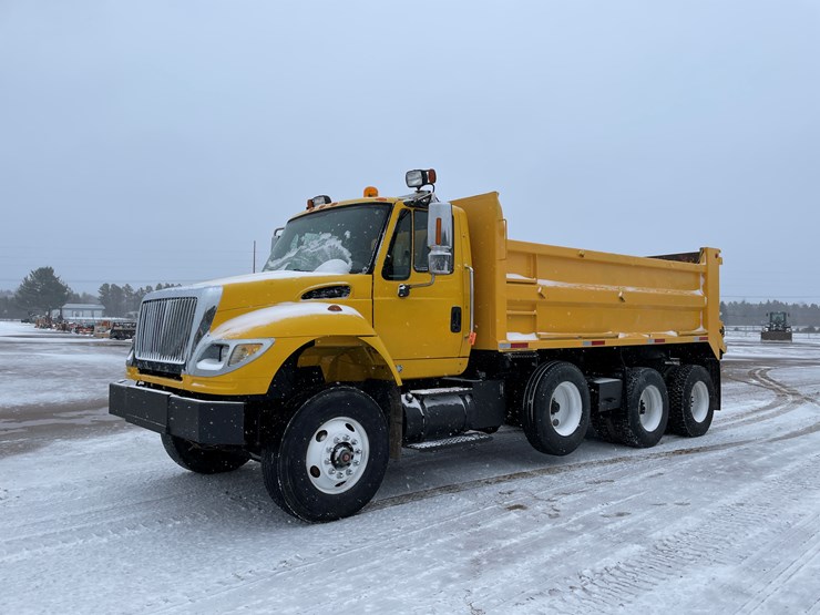 #234-•-2005-international-tri-axle-dump-truck-(has-wi-title)(mosinee,-wi)-image-1
