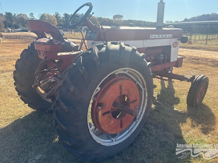 mccormick-farm-all-560-diesel-tractor-image-2