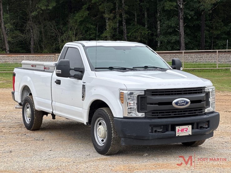 2018-ford-f250-xl-image-1