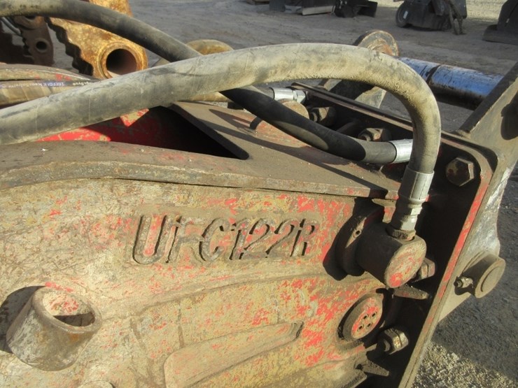 caterpillar-330-image-7