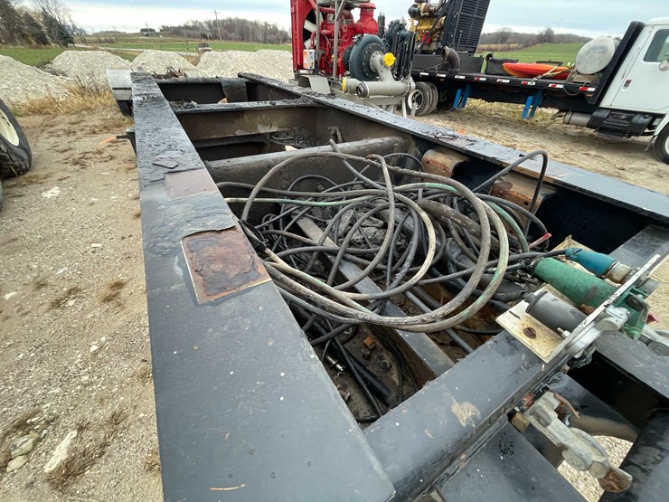 #1320-•-2002-trailer-frame-(has-wi-title)-(new-hostein,-wi)-image-14