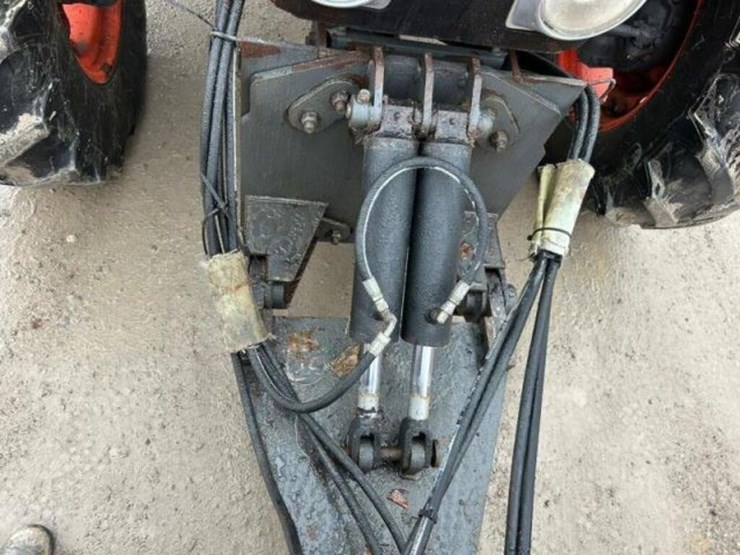 2012-kubota-m110gx-image-36