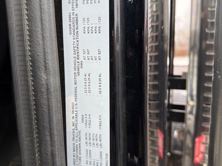 2024-mack-pi64t-pinnacle-truck-tractor-vn:1m1pn4gy4rm014914-image-21