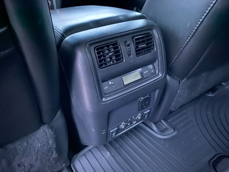 2014-nissan-pathfinder-image-35