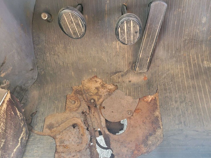 1948-plymouth-special-deluxe-image-87